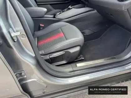 Photo 9 Alfa Romeo Junior  1.2 Ibrida 145ch Speciale e-DCT6