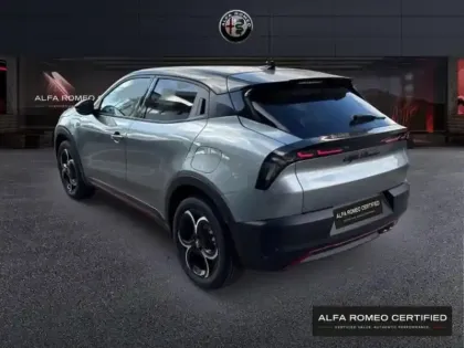 Photo 5 Alfa Romeo Junior  1.2 Ibrida 145ch Speciale e-DCT6