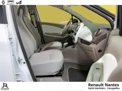 Photo 12 Renault Zoé Zoe Zen charge normale R90 MY19