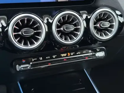 Photo 34 Mercedes GLA 250 e Hybrid EQ Progressive Line