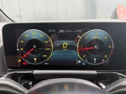 Photo 32 Mercedes GLA 200 d AMG Line