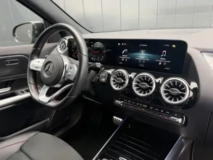 Photo 10 Mercedes GLA 200 d AMG Line