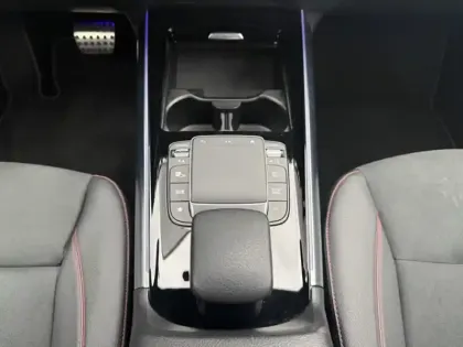 Photo 14 Mercedes GLA 200 d AMG Line