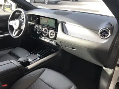 Photo 10 Mercedes EQA 250+ Edition