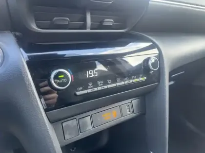 Photo 14 Toyota Yaris Hybride 1.5 HYBRID 116H DESIGN AUTO MY22