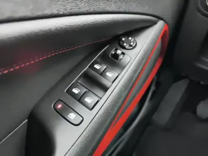 Photo 19 Opel Crossland  1.5 D 110 ch BVM6 GS Line