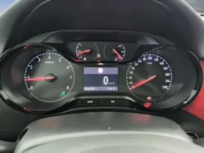 Photo 20 Opel Crossland  1.5 D 110 ch BVM6 GS Line