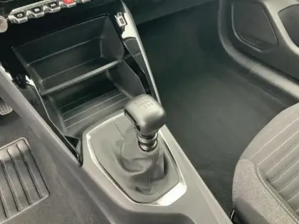 Photo 23 Peugeot 208  PureTech 100 S&S BVM6 Style