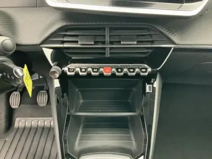 Photo 12 Peugeot 208  PureTech 100 S&S BVM6 Style