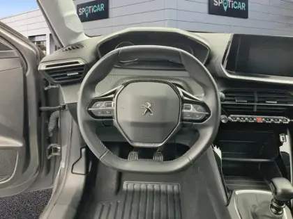 Photo 11 Peugeot 208  PureTech 100 S&S BVM6 Style