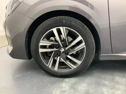 Photo 14 Peugeot 208  PureTech 100 S&S BVM6 Style