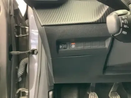 Photo 16 Peugeot 208  PureTech 100 S&S BVM6 Style