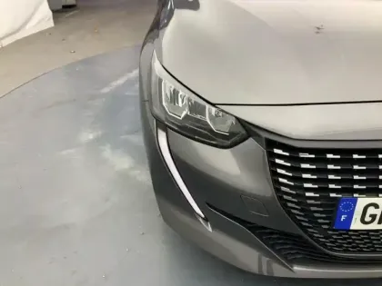 Photo 13 Peugeot 208  PureTech 100 S&S BVM6 Style