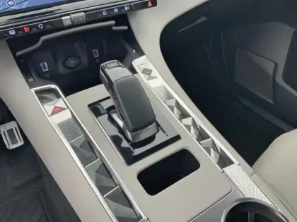 Photo 23 DS Ds 7  Hybride Rechargeable E-Tense 225 EAT8 Opera