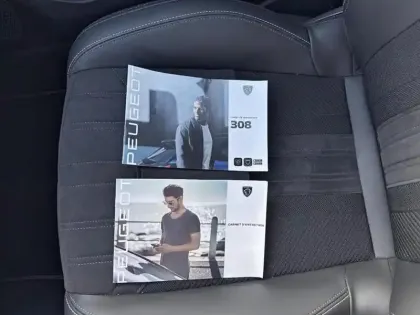 Photo 15 Peugeot 308  PHEV 180 e-EAT8 GT