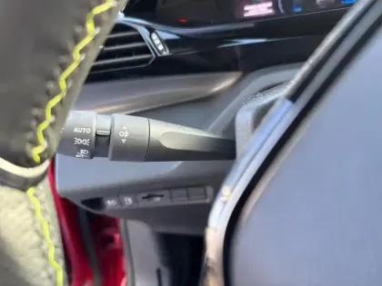 Photo 18 Peugeot 308  PHEV 180 e-EAT8 GT