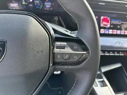 Photo 17 Peugeot 308  PHEV 180 e-EAT8 GT