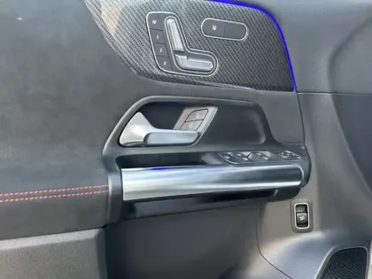 Photo 37 Mercedes GLA 200 d AMG Line