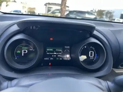 Photo 21 Toyota Yaris Hybride 116h Design / Pack confort