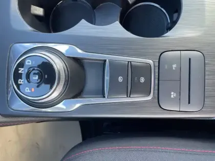 Photo 7 Ford Kuga 2.5 Duratec 190ch FHEV E85 ST-Line BVA