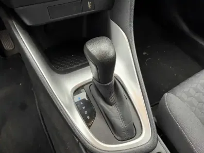 Photo 12 Toyota Yaris Hybride 116h Design