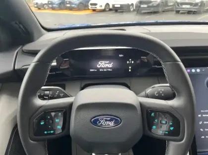 Photo 6 Ford Capri 286ch Extended Range 77kW Pack Premium RWD