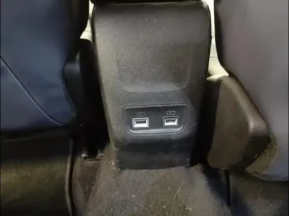 Photo 10 Peugeot 2008  e- 136ch Allure