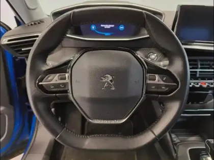 Photo 12 Peugeot 2008  e- 136ch Allure