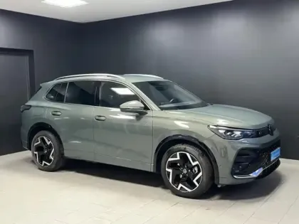 Photo 8 Volkswagen Tiguan  1.5 eTSI 150ch R-Line DSG7