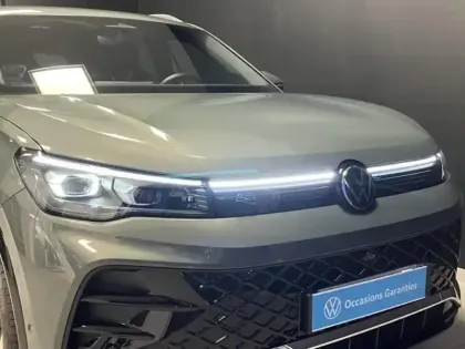 Photo 13 Volkswagen Tiguan  1.5 eTSI 150ch R-Line DSG7