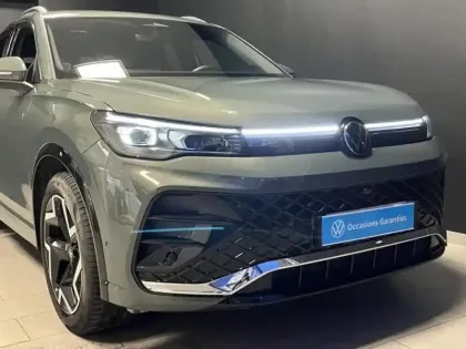 Photo 14 Volkswagen Tiguan  1.5 eTSI 150ch R-Line DSG7