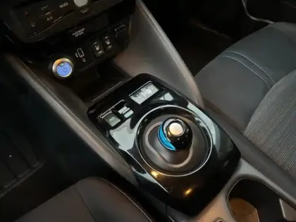 Photo 13 Nissan Leaf  150ch 40kWh Acenta 22