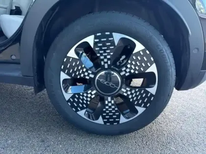 Photo 10 Fiat 600  1.2 Hybrid 100ch La Prima DCT6