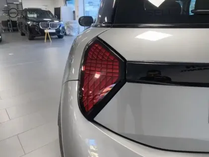 Photo 9 Mini Cooper  3 Portes C 156ch Classic DKG7