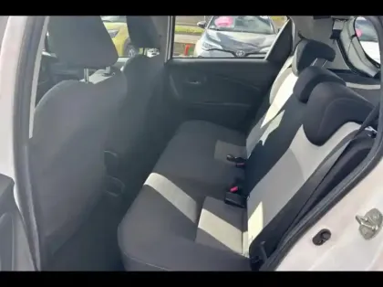 Photo 10 Toyota Yaris  100h Dynamic 5p RC19