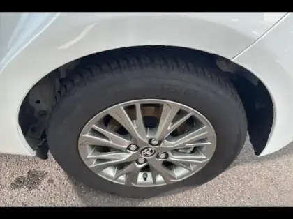 Photo 12 Toyota Yaris  100h Dynamic 5p RC19