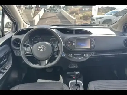 Photo 11 Toyota Yaris  100h Dynamic 5p RC19