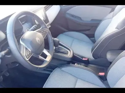 Photo 9 Renault Clio  1.6 E-Tech 145ch full hybrid Techno - 24