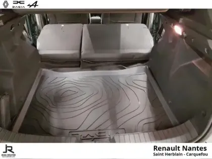 Photo 10 Dacia Duster  1.6 hybrid 140ch Extreme