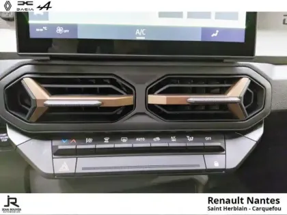 Photo 3 Dacia Duster  1.6 hybrid 140ch Extreme