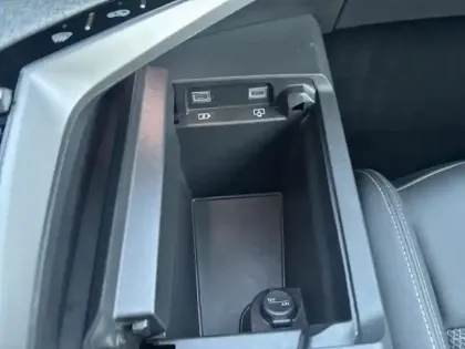 Photo 10 Peugeot 3008  1.2 Hybrid 136ch Allure e-DCS6