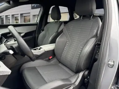 Photo 8 Peugeot 3008  1.2 Hybrid 136ch Allure e-DCS6