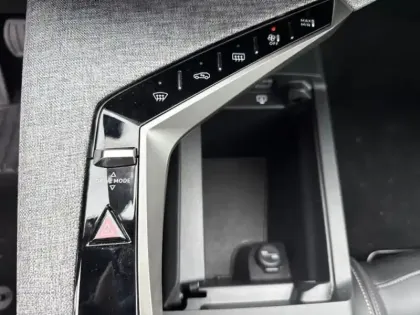 Photo 12 Peugeot 3008  1.2 Hybrid 136ch Allure e-DCS6