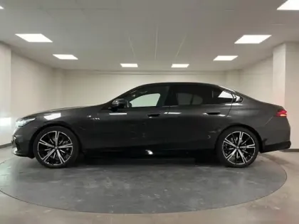 Photo 5 BMW Serie 5 Série 5 530e 299ch M Sport xDrive