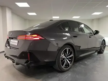 Photo 3 BMW Serie 5 Série 5 530e 299ch M Sport xDrive