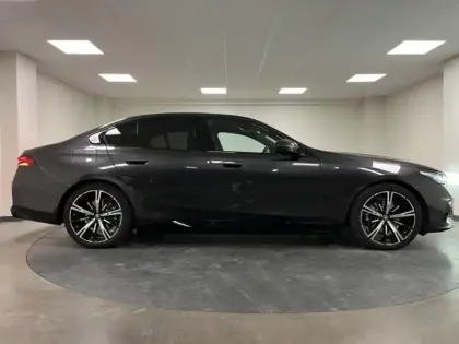 Photo 2 BMW Serie 5 Série 5 530e 299ch M Sport xDrive