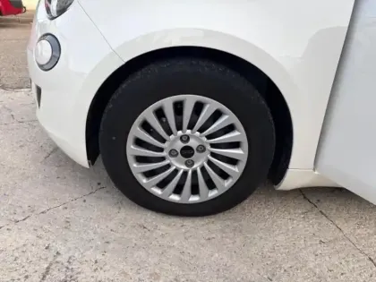 Photo 11 Fiat 500  e 95ch Action Plus