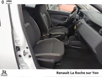 Photo 13 Dacia Duster  1.0 TCe 90ch Essentiel 4x2 - E6U