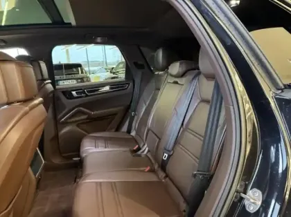 Photo 6 Porsche Cayenne  3.0 V6 462ch E-Hybrid