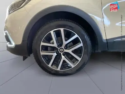 Photo 24 Renault Captur  1.3 TCe 150ch FAP Red Edition EDC GPS Camera